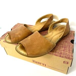 Born Trang Sandals Size 8M Brown Tan Leather Peep Toe Slingback Comfort Flat Box